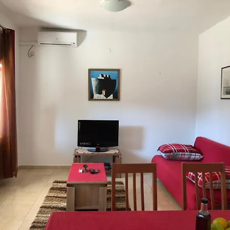 Nikola Apartment