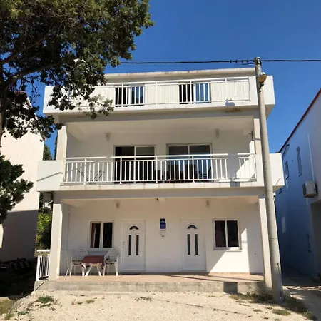 Apartment Nikola Blace