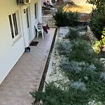 Nikola Apartament *