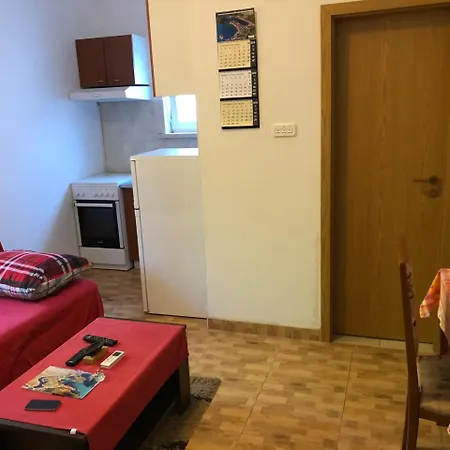 Nikola Apartament *